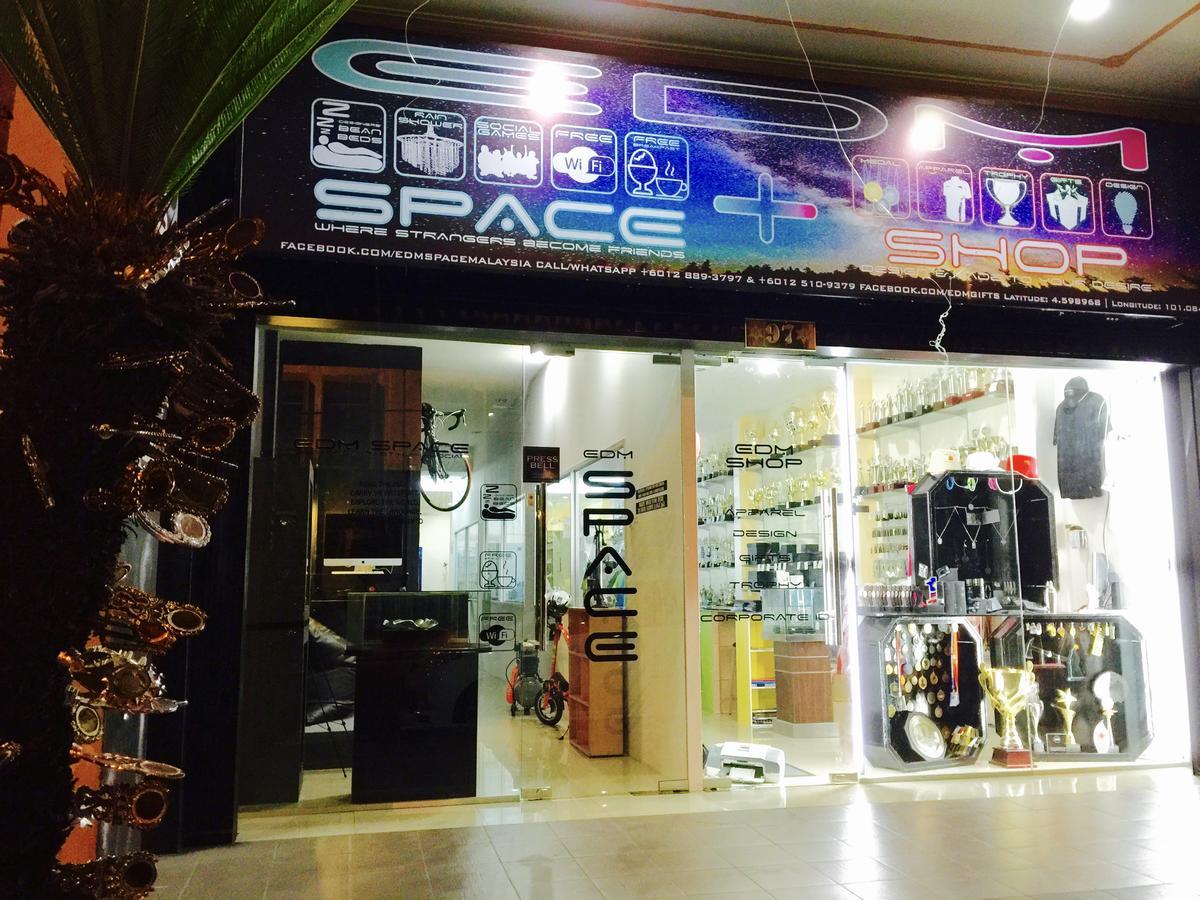 Edm Space อิโปห์ ภายนอก รูปภาพ
